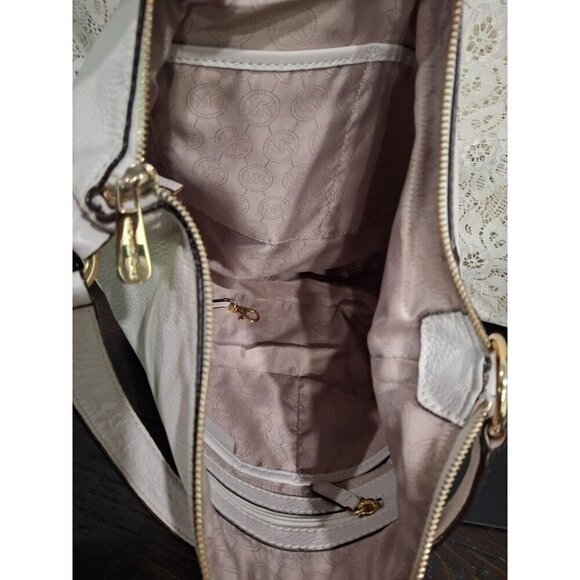 Michael Kors Fulton Large Hobo Bag in "Vanilla" Peebled Leather/Pre-owned, Good - Picture 8 of 9